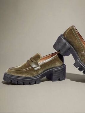 STUART WEITZMAN | soho loafer in cargo green velvet